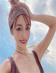 《美女被侮辱小游戏-女孩光身体》