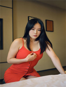 《8x5x-美女张开腿让男人桶爽的小说》