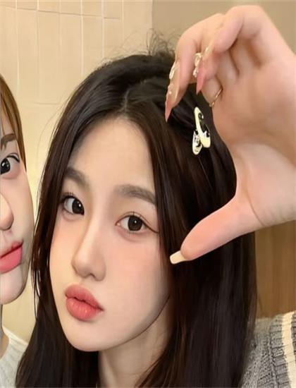 喜剧片文化解读：《飞向火星》的叙事结构与视觉语言 ——深入探索喜剧片的艺术世界